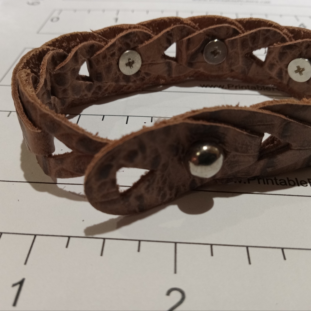 5 Leather Braclets - Picture 5 of 10